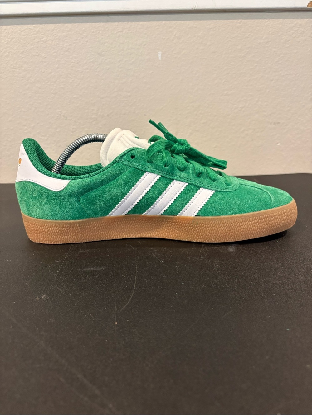 Adidas Gazelle ADV Green Gum Bottoms Casual Shoes JH5247 Mens Size 9.5 - Picture 7 of 10